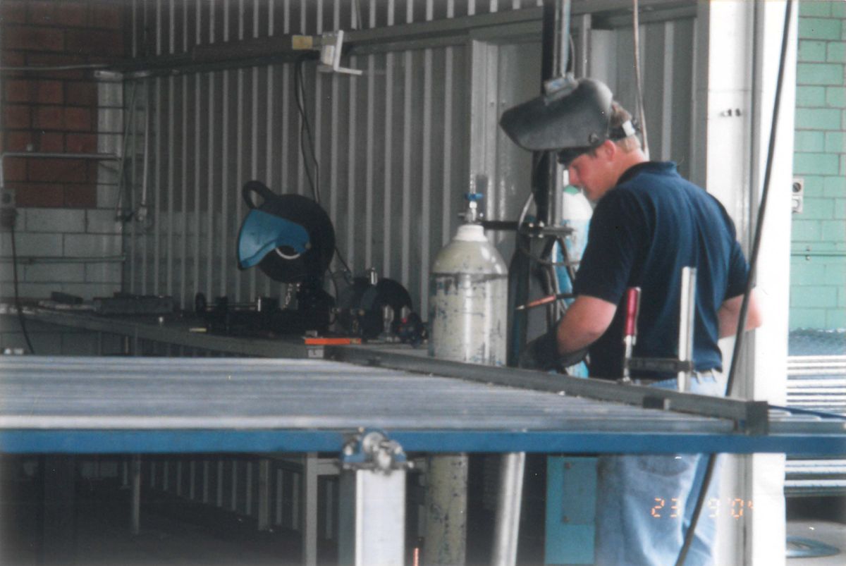 Welding in the Canning Vale factory, Sep 2004