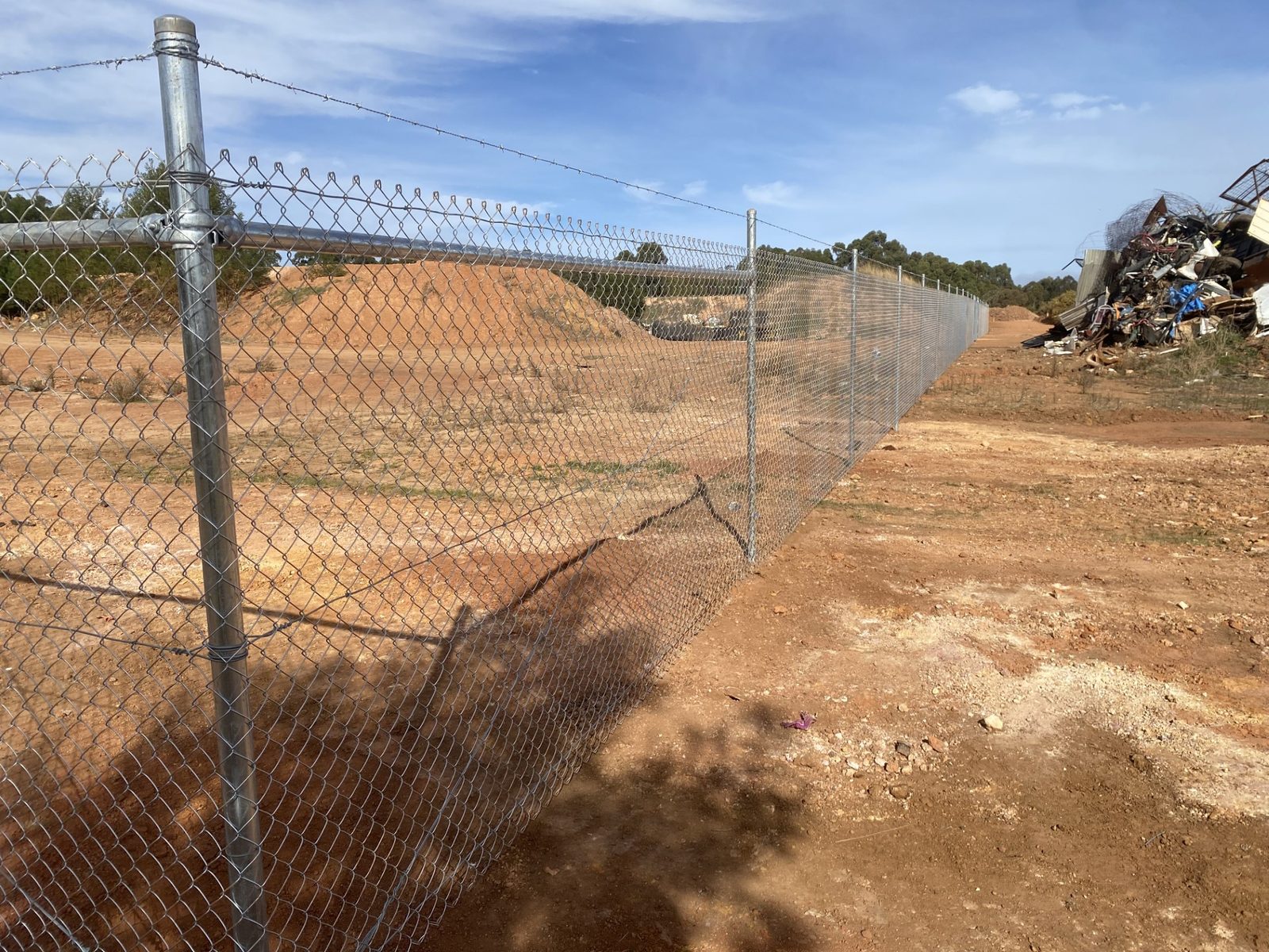 1800H chainmesh fencing with barbed wire around the Boddington Tip